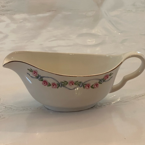 Hall’s Superior Hall Quality Dinnerware Gravy Boat - Picture 1 of 4